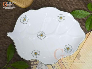 Đĩa lá sâu men trắng vẽ ngàn hoa, 28x20cm