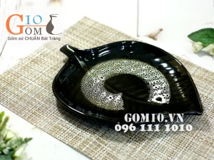 Đĩa lá trầu men hỏa biến gấm quẹt màu mật ong 27x20cm