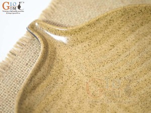 Đĩa lá trầu men gốm vàng, kích thước 26x19cm