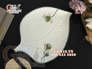 Đĩa lá trầu men kem vẽ Đài Sen, 30x22cm