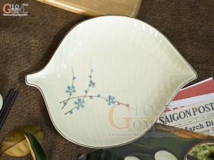 Đĩa lá trầu men kem vẽ hoa Đào xanh, 27x21cm