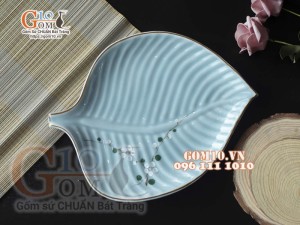 Đĩa lá trầu Ngọc Thanh Dương vẽ hoa Đào, 30x22cm