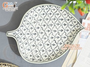 Đĩa lá trầu xanh đồng vẽ bèo, đường kính 26x20cm