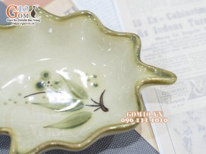 Đĩa muối lá nhỏ men kem vẽ chuồn tre