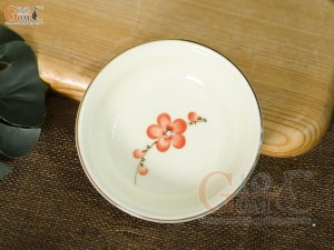 Đĩa muối men kem vẽ hoa Đào đỏ