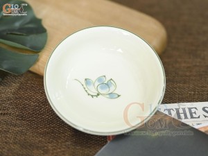 Đĩa muối men kem vẽ hoa Sen xanh