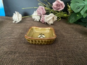 Đĩa muối vuông men hoàng thổ vẽ hoa