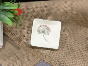 Đĩa muối vuông men kem vẽ bồ công anh