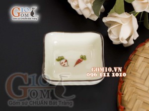 Đĩa muối vuông men kem vẽ Cà Rốt 