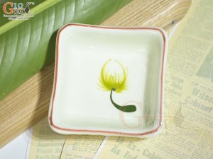 Đĩa muối vuông men kem vẽ hoa bồ công anh