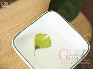 Đĩa muối vuông men kem vẽ lá Như Ý