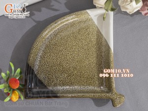 Đĩa quạt men hỏa biến gấm vàng Cát Tường, 24x27cm