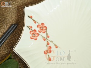Đĩa sao men kem vẽ hoa Đào đỏ, 24cm