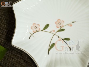 Đĩa sao men kem vẽ hoa Đào hồng, 24cm