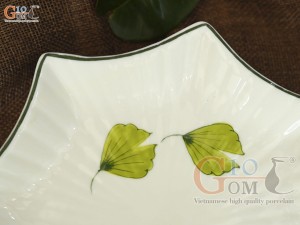 Đĩa sao men kem vẽ lá Như Ý 20cm