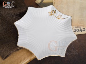 Đĩa sao men trắng hoa Sen kẻ viền vàng 24k, 24cm