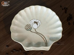 Đĩa sò men kem tấm vẽ Bạch Liên, đường kính 23cm