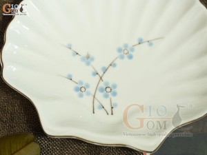 Đĩa sò men kem vẽ hoa Đào xanh, 23x20cm