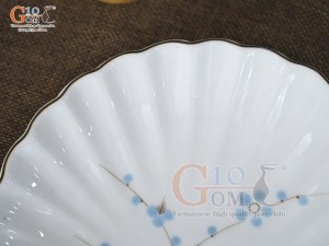 Đĩa sò men trắng vẽ hoa Đào xanh, 23x20cm