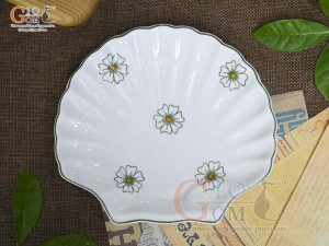 Đĩa sò men trắng vẽ ngàn hoa, 20x18cm
