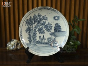 Đĩa sứ trang trí men rạn họa tiết hồ Hoàn Kiếm, đường kính 30cm
