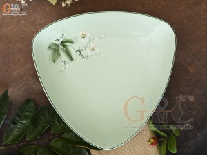 Đĩa tam giác men ngọc vẽ hoa Bưởi trắng, 24cm