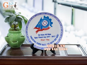 Đĩa trang trí men lam in logo