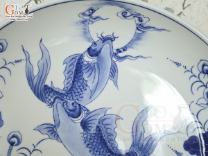 Đĩa trang trí men lam vẽ Song Ngư, đường kính 35cm