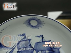 Đĩa trang trí men lam vẽ Thuận Buồm Xuôi Gió, đường kính 35cm