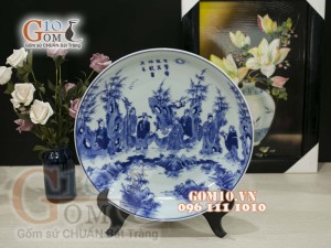 Đĩa trang trí men lam vẽ Trúc Lâm Thất Hiền, đường kính 35cm