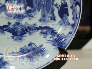 Đĩa trang trí men lam vẽ Trúc Lâm Thất Hiền, đường kính 35cm