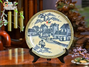 Đĩa trang trí men rạn bọc đồng vẽ Phố Cổ in logo VTV, đường kính 26cm