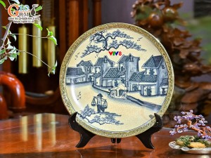 Đĩa trang trí men rạn bọc đồng vẽ Phố Cổ in logo VTV8, đường kính 26cm