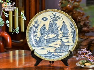 Đĩa trang trí men rạn bọc đồng vẽ Trúc Lâm Thất Hiền, đường kính 40cm