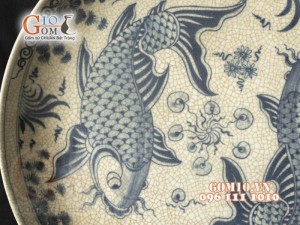 Đĩa trang trí men rạn vẽ Song ngư, đường kính 26cm