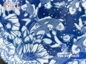 Đĩa trang trí vẽ cảnh khắc nổi cửu ngư 70cm