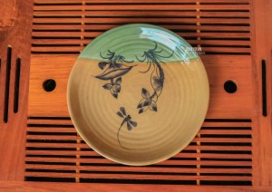 Đĩa tròn chuồn chuồn sen 20cm