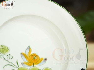 Đĩa tròn 2 lá men kem vẽ hoa Sen vàng, đường kính 22cm