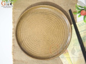 Đĩa tròn đáy phẳng men gốm vàng, đường kính 22cm
