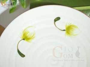 Đĩa tròn men kem vẽ Bồ Công Anh Phi 15cm