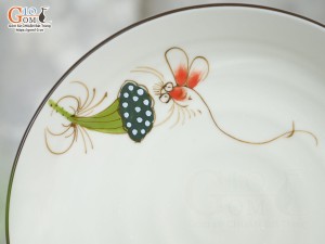 Đĩa tròn men kem vẽ Chuồn Sen, đường kính 18cm