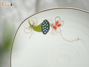 Đĩa ảo men kem vẽ Chuồn Sen, đường kính 18cm