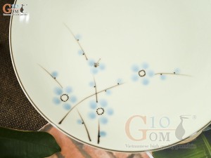 Đĩa tròn men kem vẽ hoa Đào xanh, đường kính 20cm