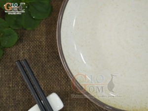 Đĩa tròn men tấm kẻ chỉ nâu, đường kính 16cm