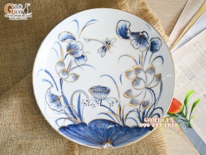 Đĩa tròn men trắng hoa Sen tràm cổ vẽ vàng 24k, đường kính 16cm