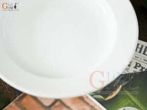 Đĩa tròn sâu lòng men trắng, đường kính 18cm
