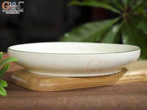 Đĩa tròn sâu men kem vẽ hoa Sen vàng, đường kính 19cm H4.5cm