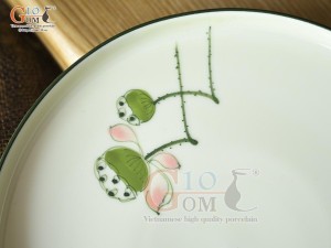Đĩa tròn thành cao men kem vẽ đài Sen, đường kính 17cm