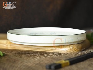 Đĩa tròn thành cao men kem vẽ hoa Sen xanh, đường kính 17cm