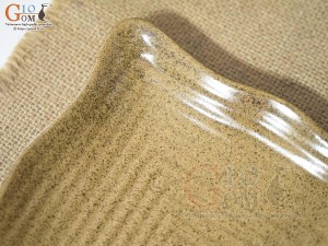 Đĩa vuông lượn men gốm vàng, 17cm